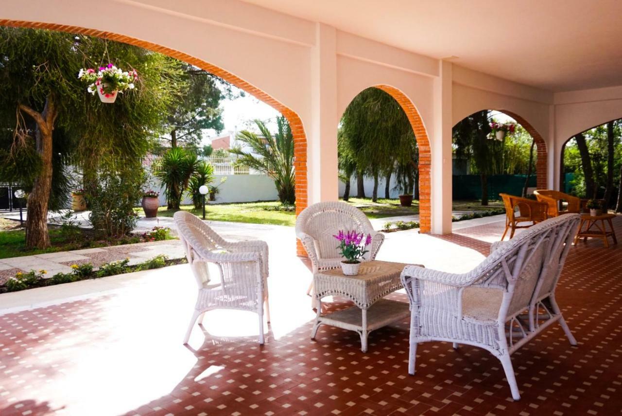 Villa Aurelia - Seafront Apartment With Terrace Quartu Sant'Elena Exterior photo