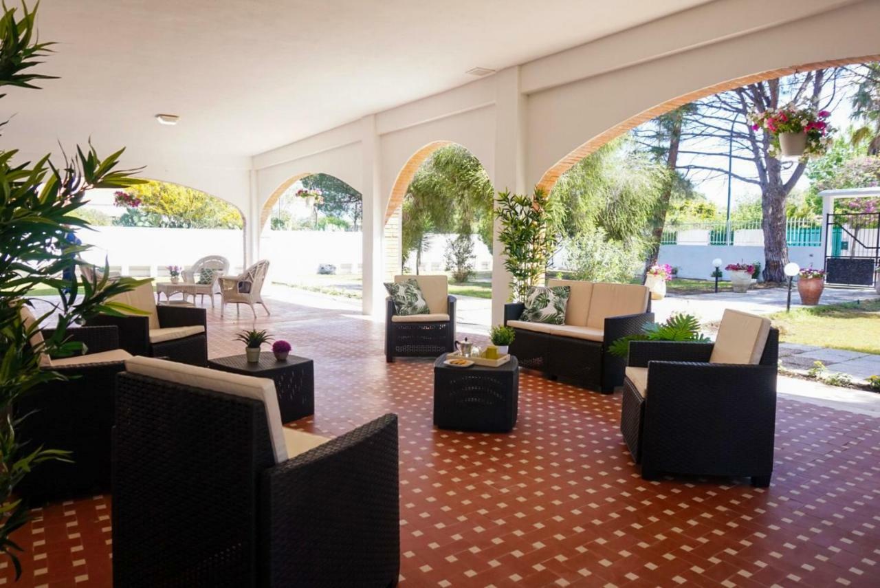 Villa Aurelia - Seafront Apartment With Terrace Quartu Sant'Elena Exterior photo