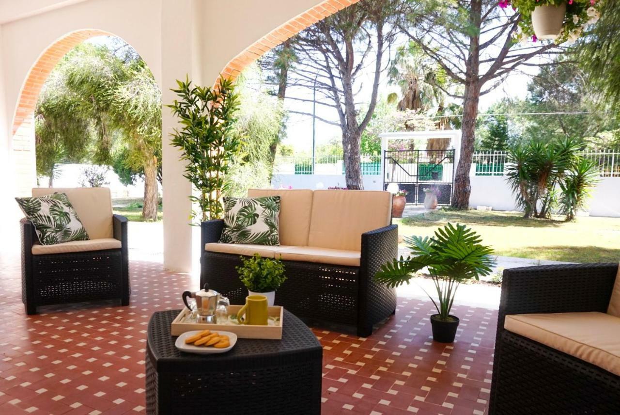 Villa Aurelia - Seafront Apartment With Terrace Quartu Sant'Elena Exterior photo